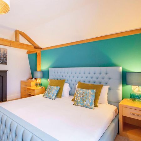 The Highworth Hotel Суиндън Екстериор снимка