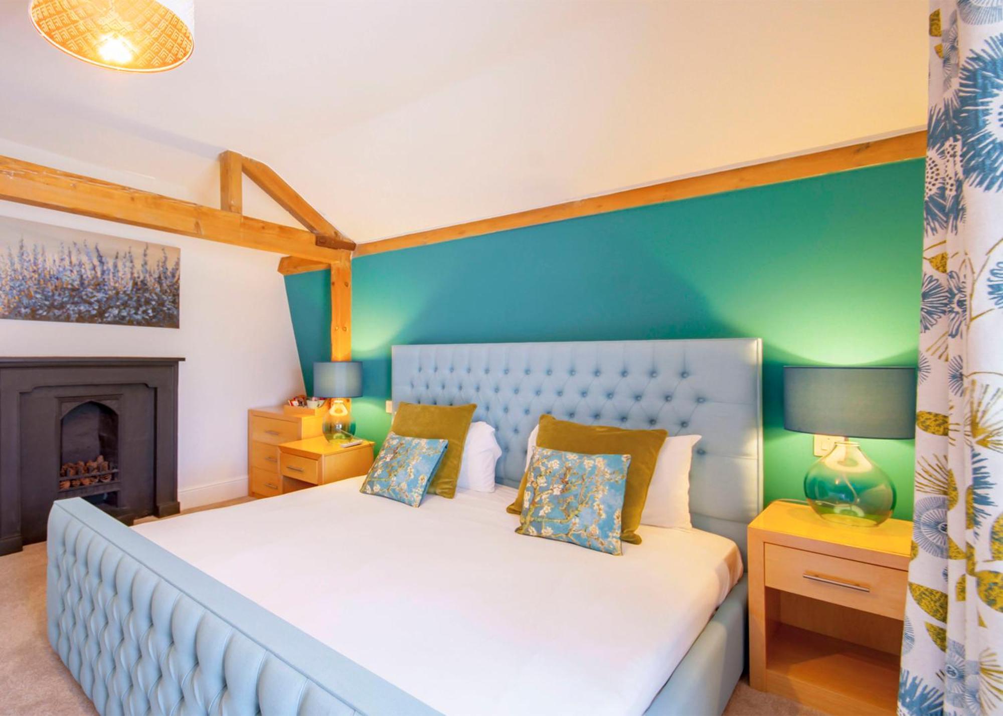 The Highworth Hotel Суиндън Екстериор снимка