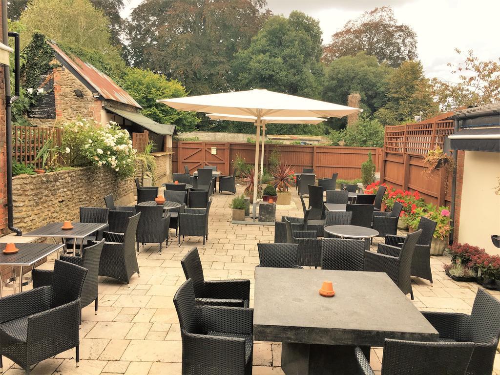 The Highworth Hotel Суиндън Екстериор снимка