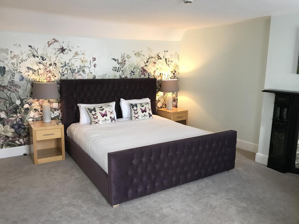 The Highworth Hotel Суиндън Екстериор снимка