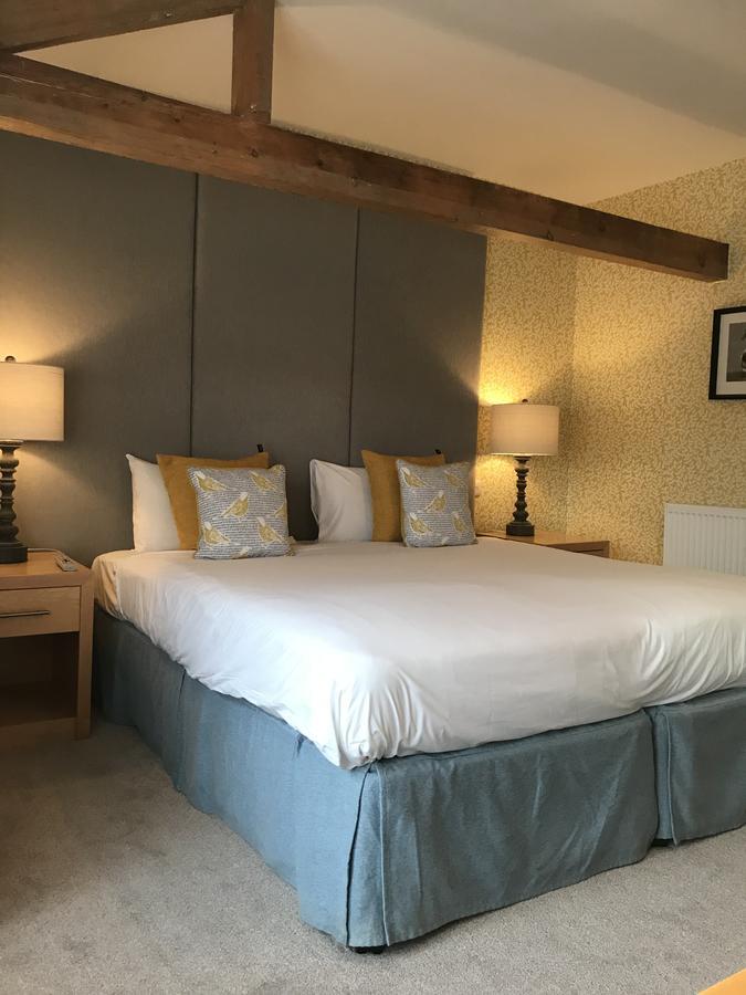 The Highworth Hotel Суиндън Екстериор снимка
