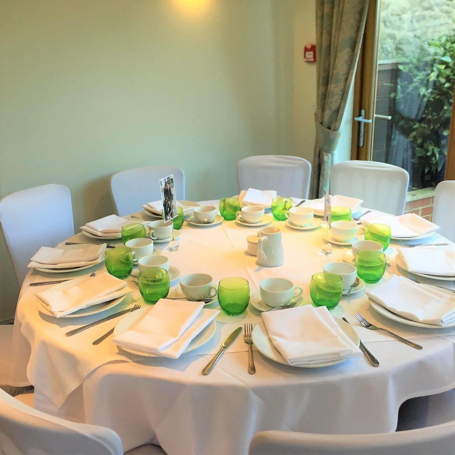 The Highworth Hotel Суиндън Екстериор снимка