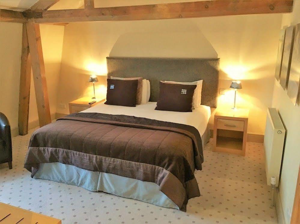 The Highworth Hotel Суиндън Екстериор снимка