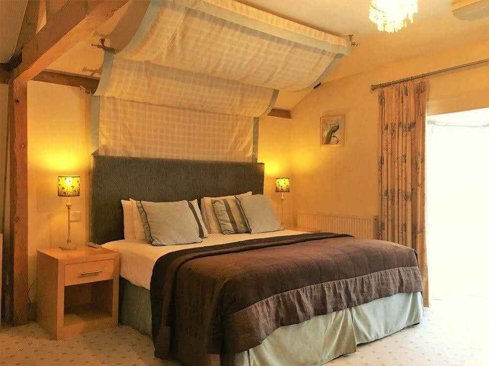 The Highworth Hotel Суиндън Екстериор снимка