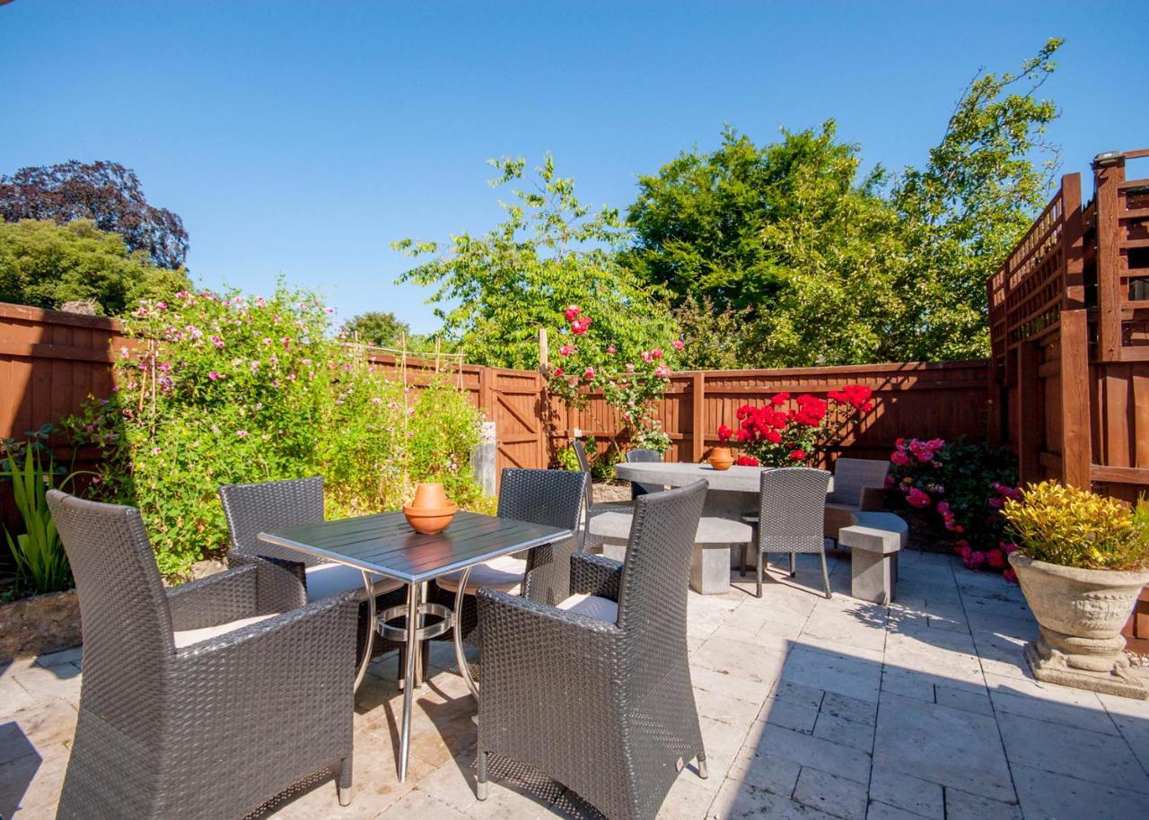 The Highworth Hotel Суиндън Екстериор снимка