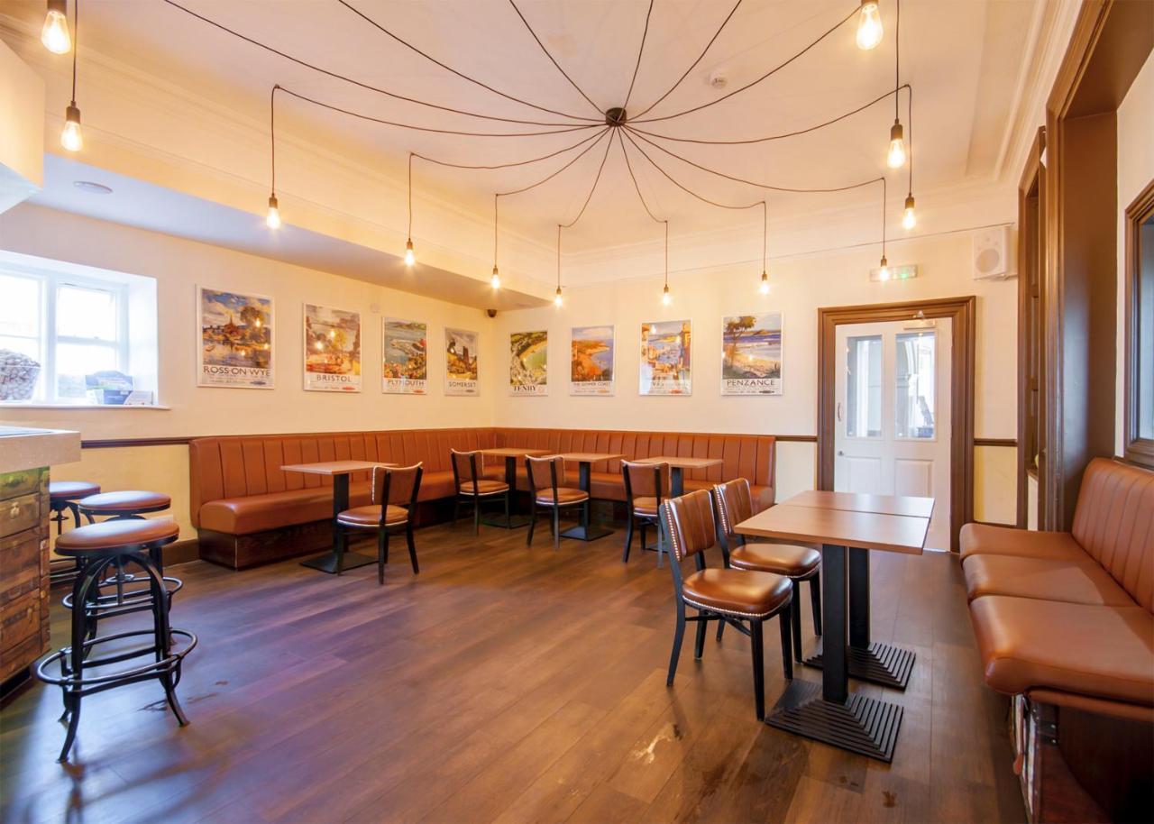 The Highworth Hotel Суиндън Екстериор снимка