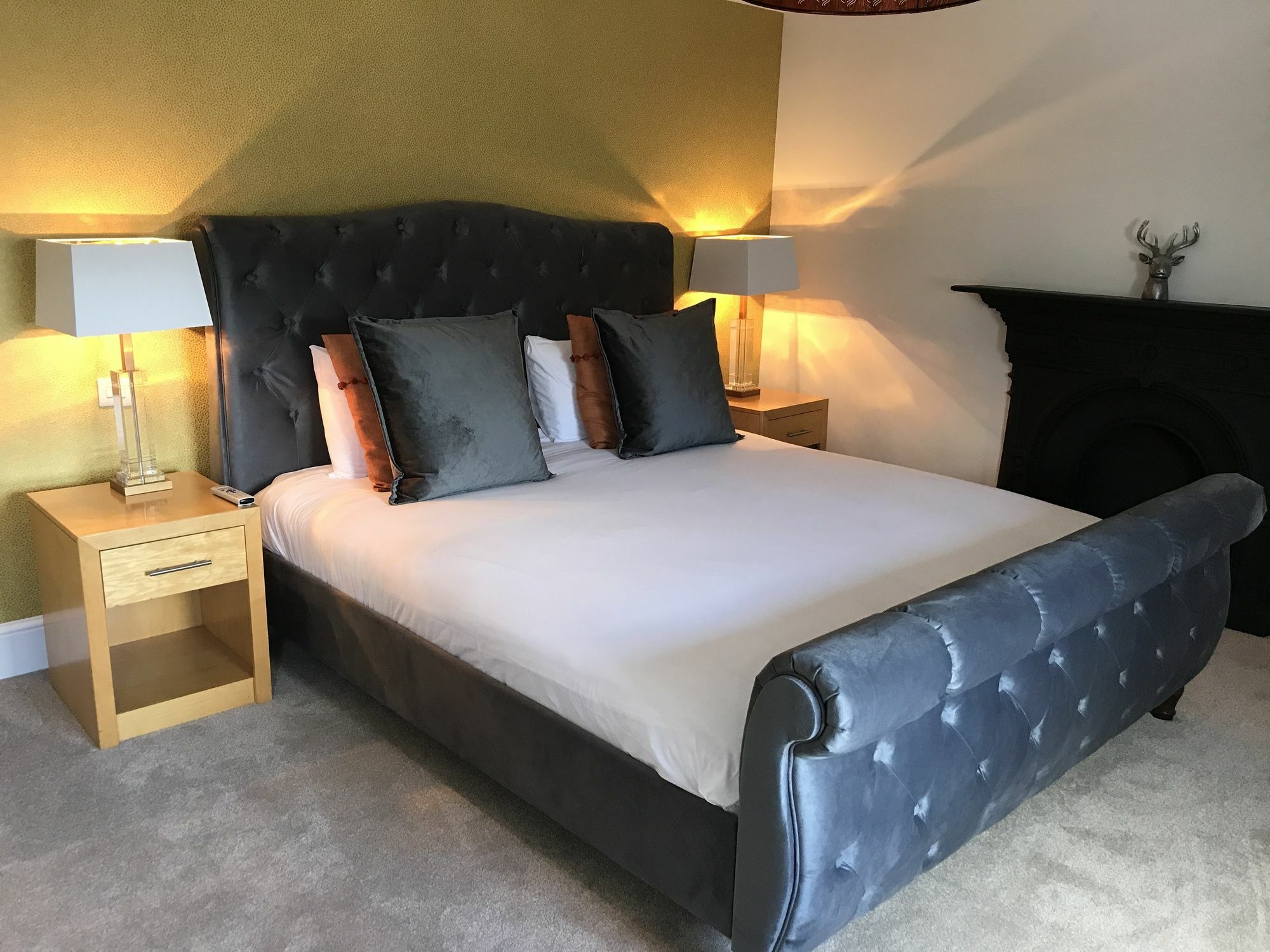 The Highworth Hotel Суиндън Екстериор снимка