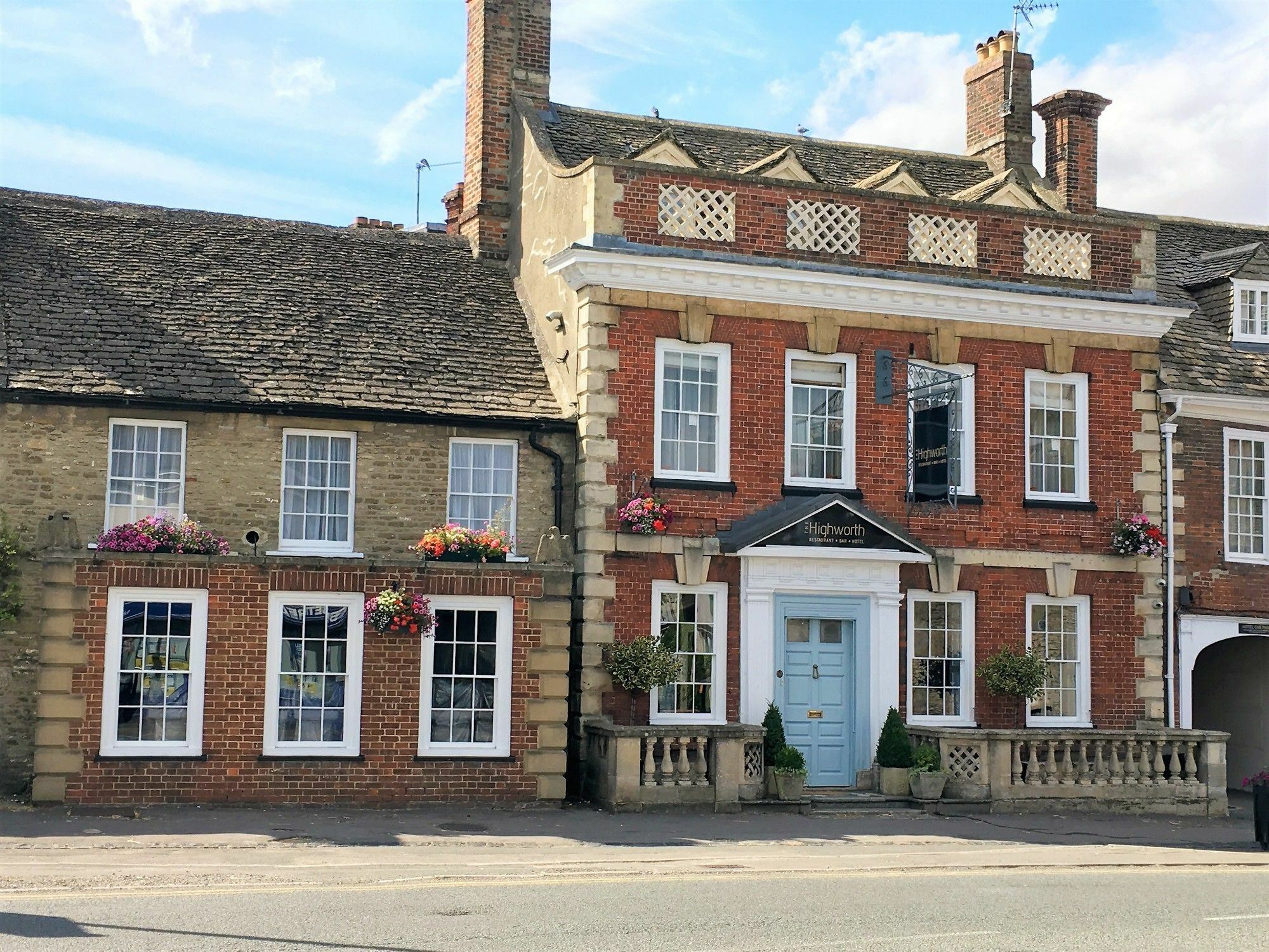 The Highworth Hotel Суиндън Екстериор снимка